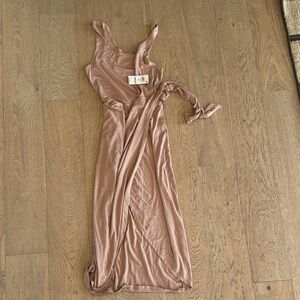 Chic Backless Dress in Beige